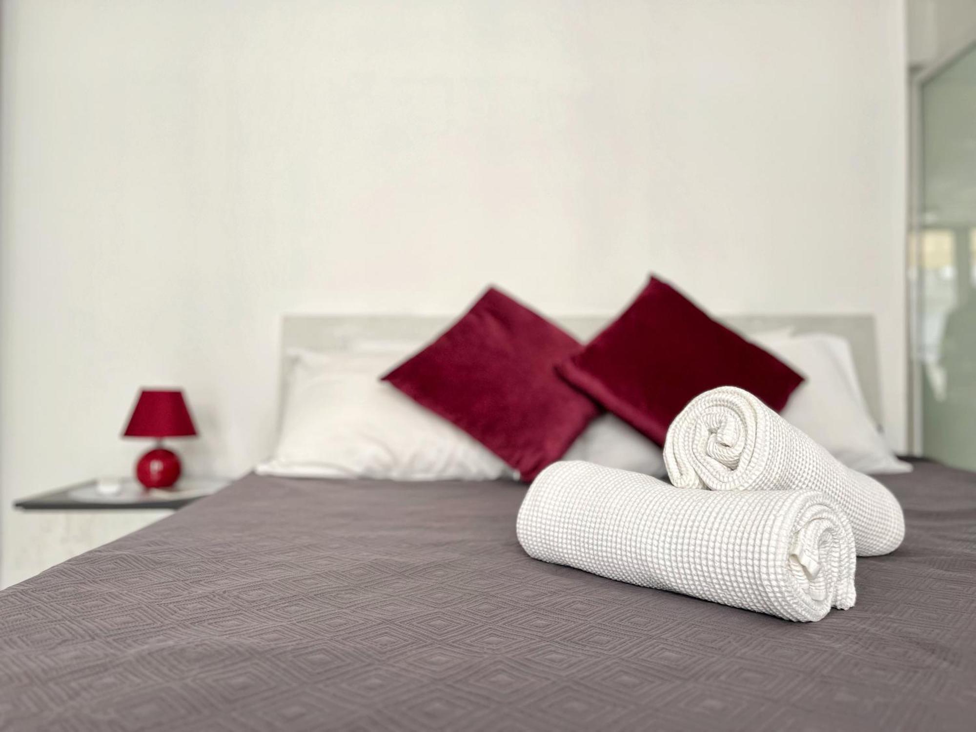 Marina Apartments Msida Bagian luar foto
