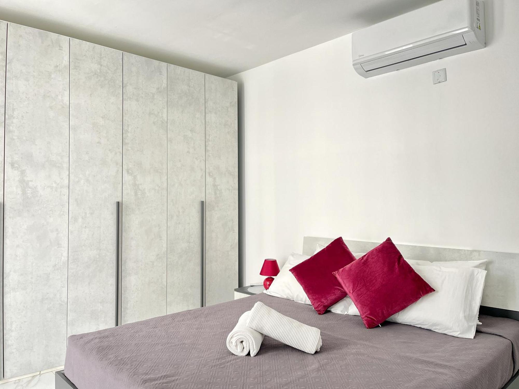 Marina Apartments Msida Bagian luar foto