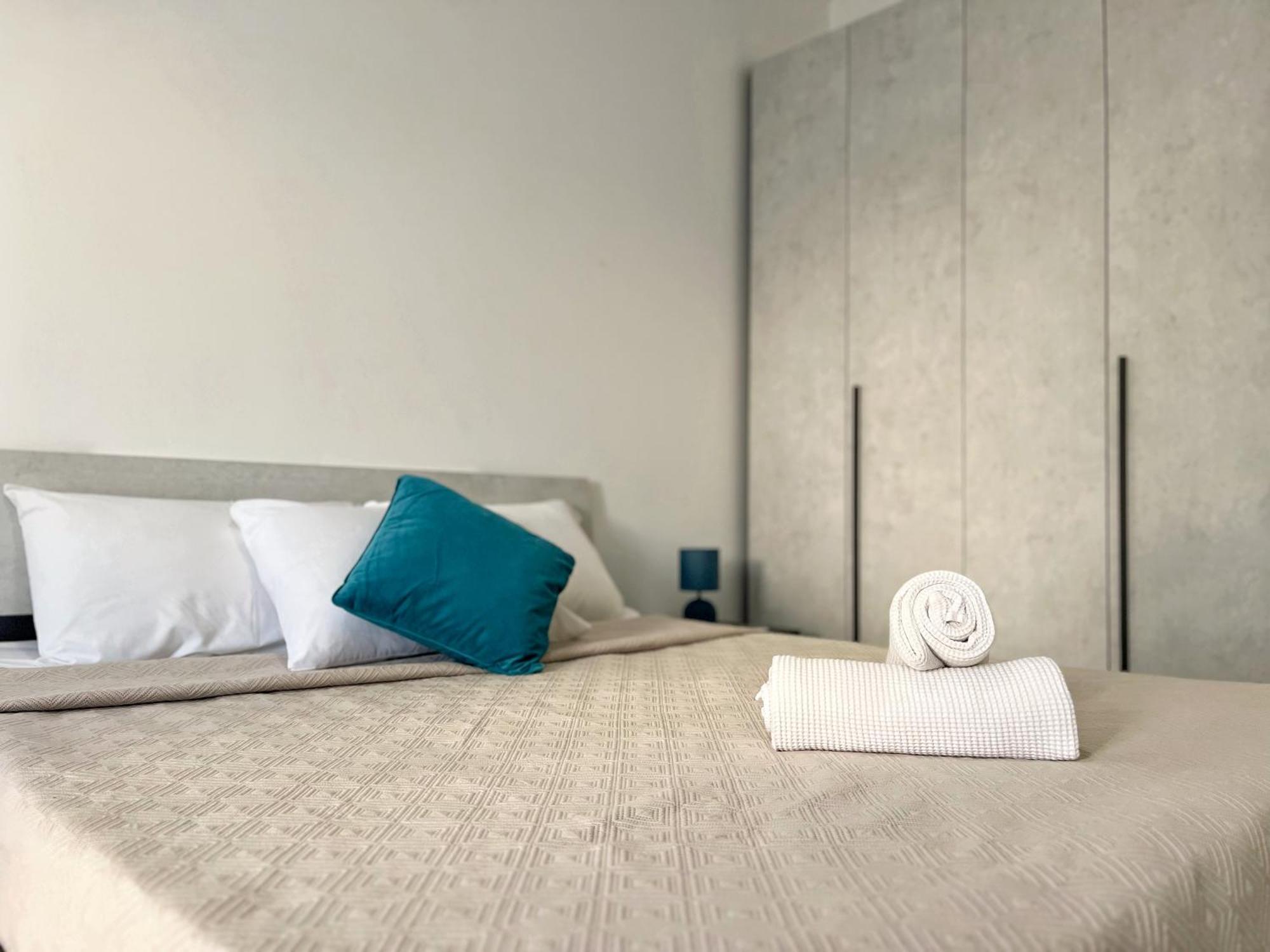 Marina Apartments Msida Bagian luar foto