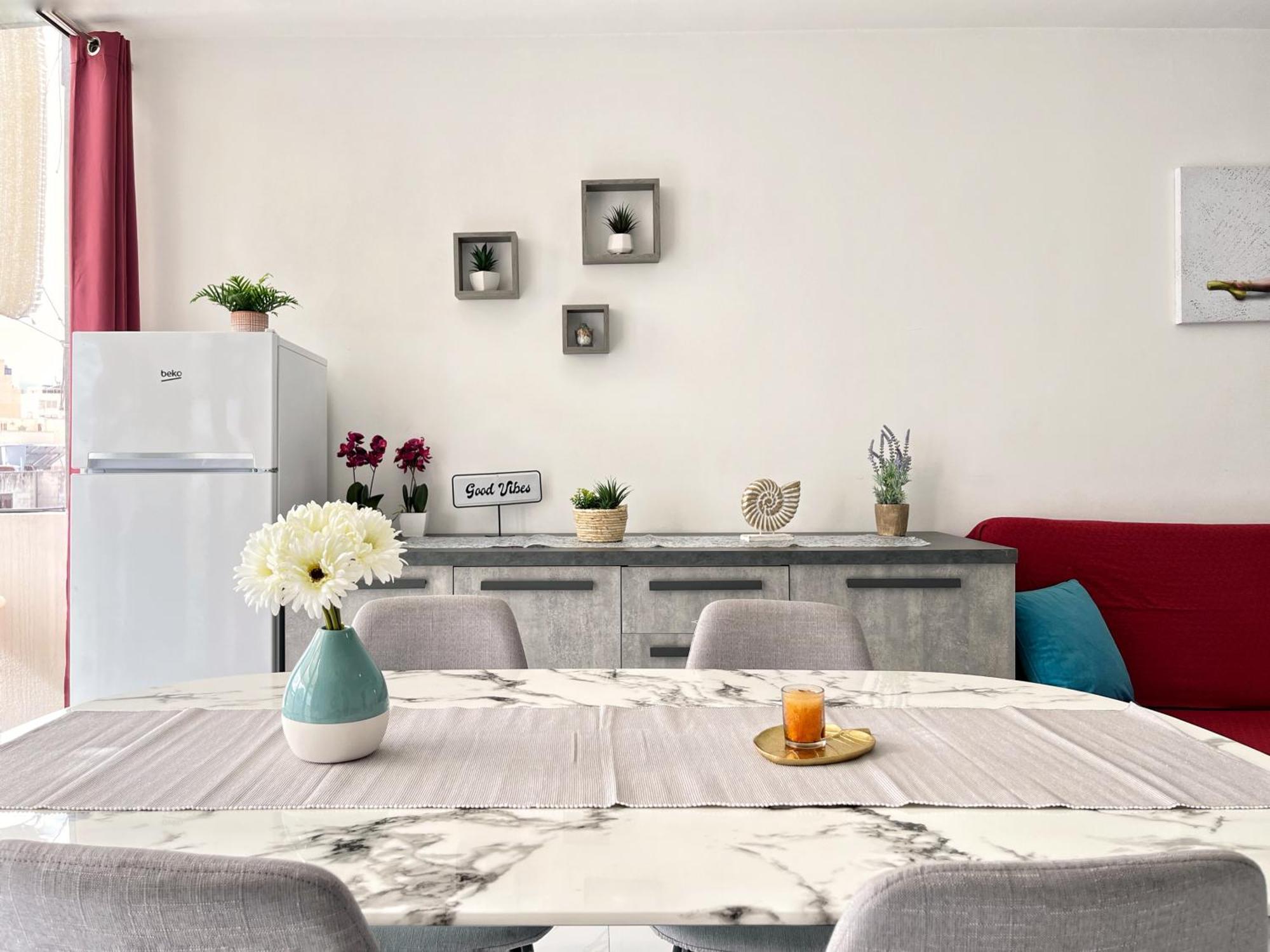 Marina Apartments Msida Bagian luar foto