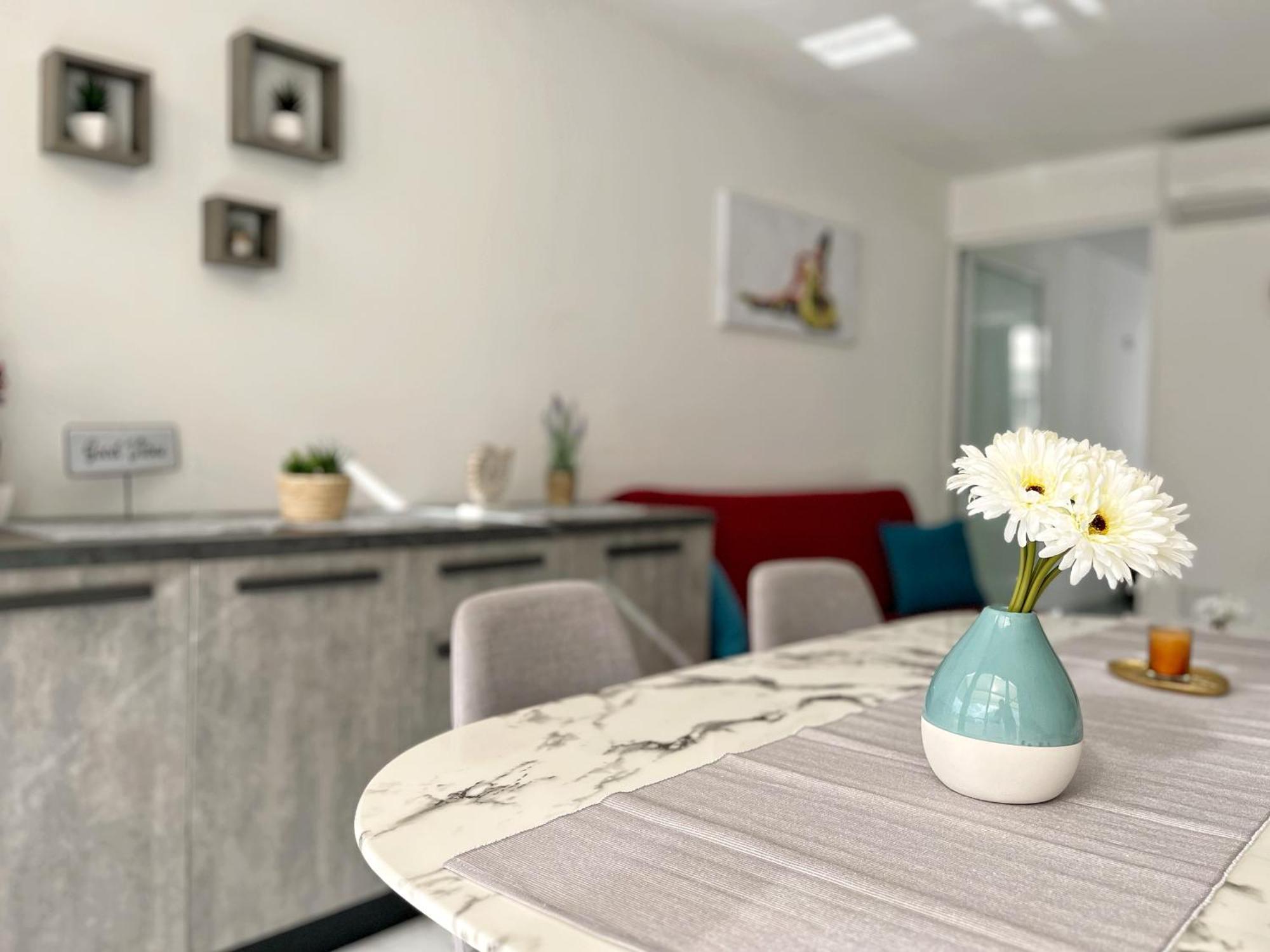 Marina Apartments Msida Bagian luar foto