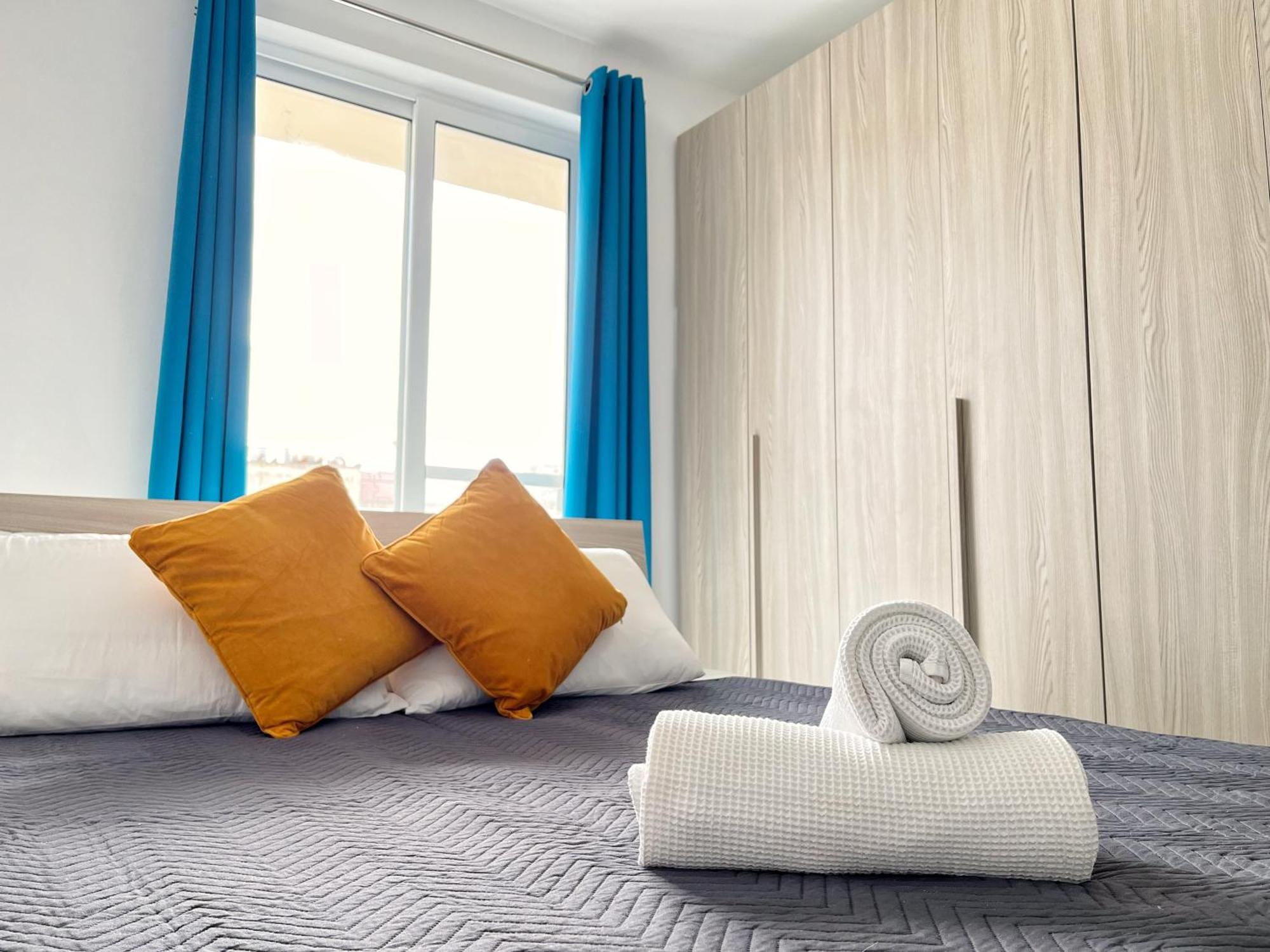 Marina Apartments Msida Bagian luar foto