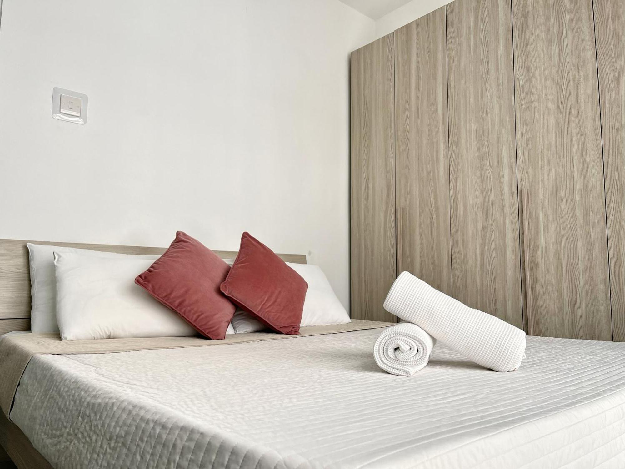 Marina Apartments Msida Bagian luar foto