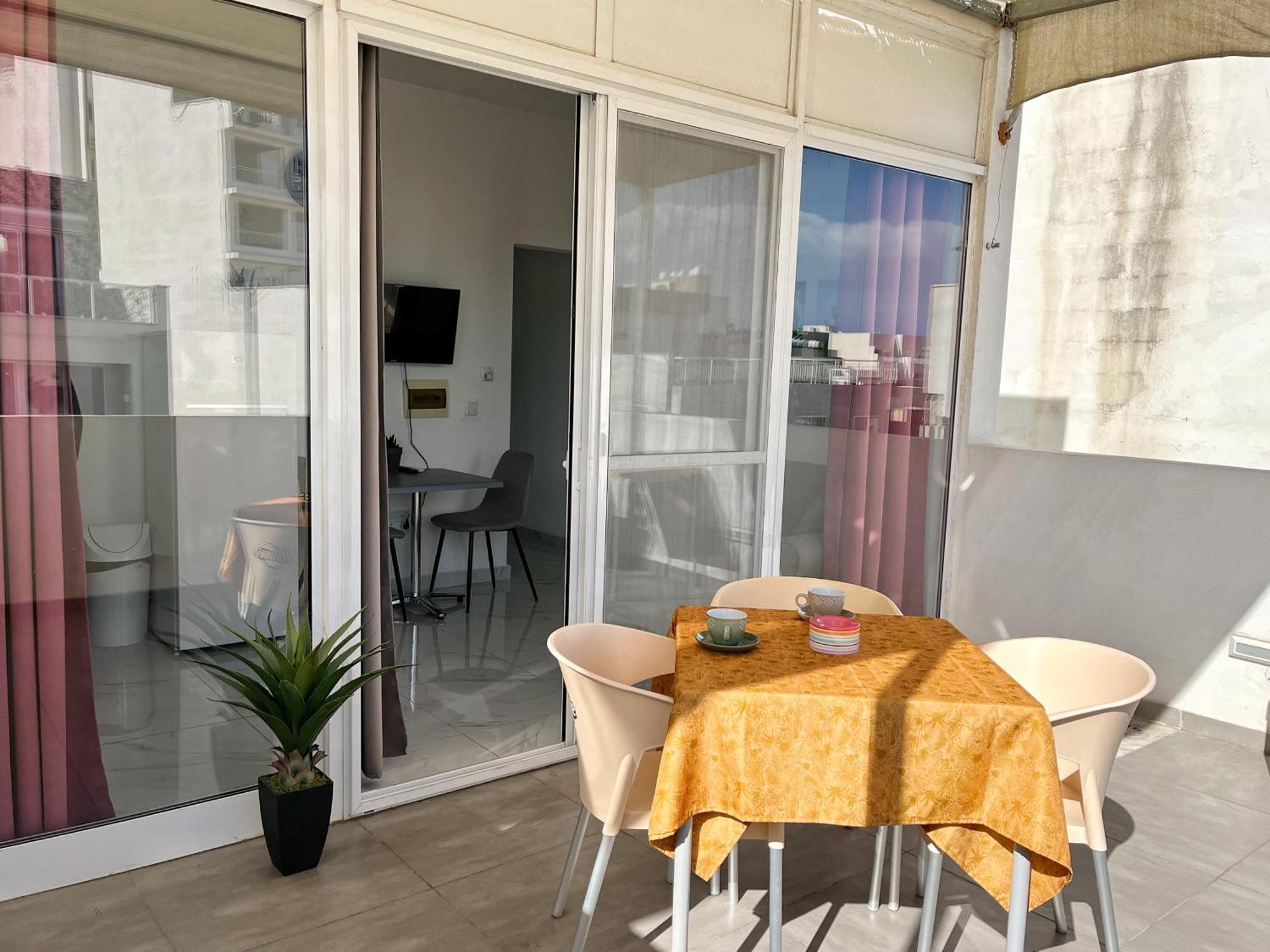 Marina Apartments Msida Bagian luar foto