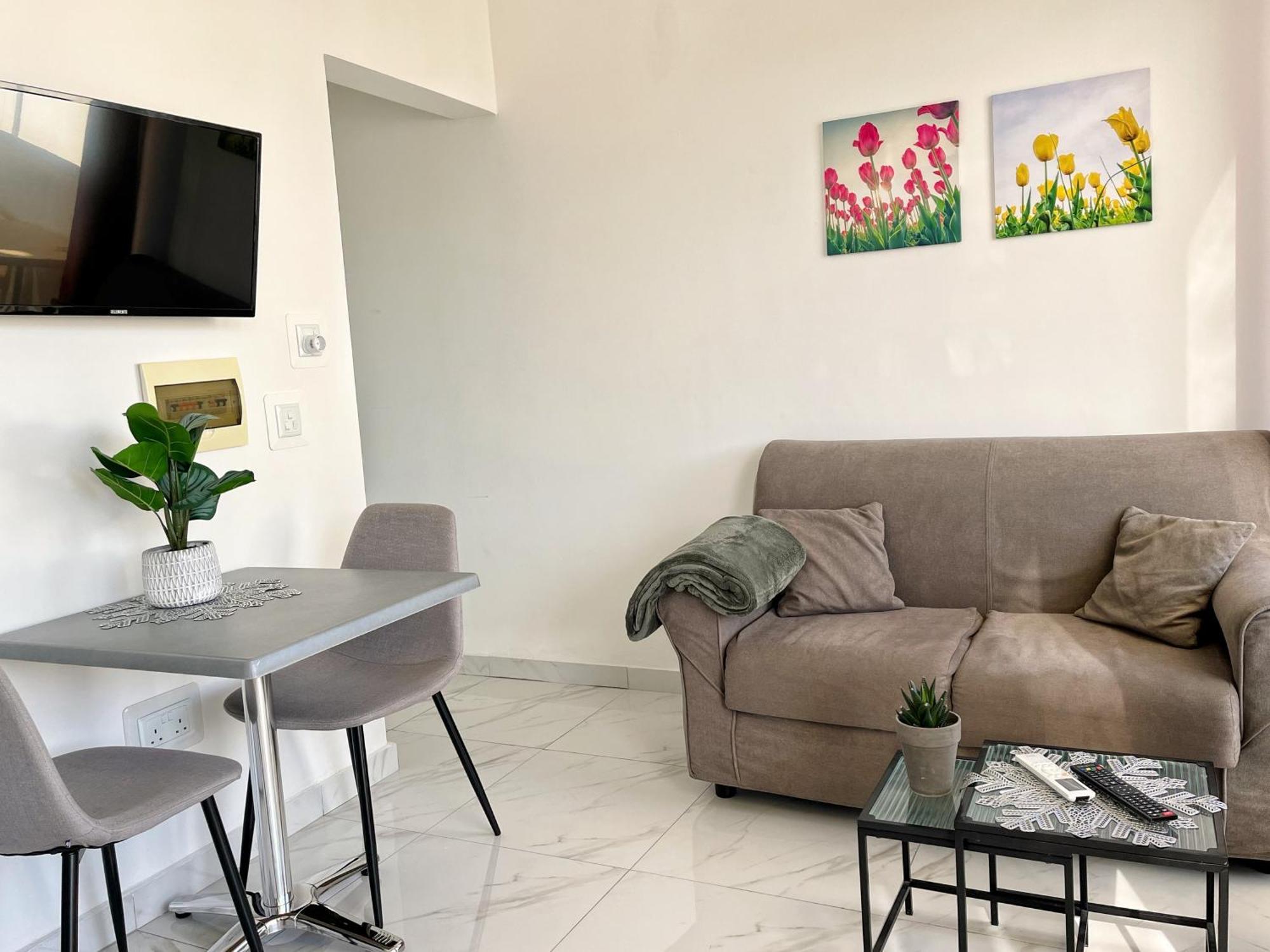 Marina Apartments Msida Bagian luar foto